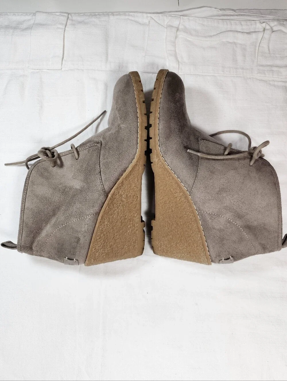 G.H. Bass & Co. Taupe Synthetic Suede Wedge Ankle Boots Booties Size 8.5